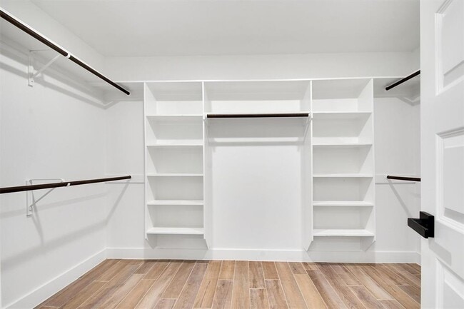 Building Photo - 346 Nene Ln