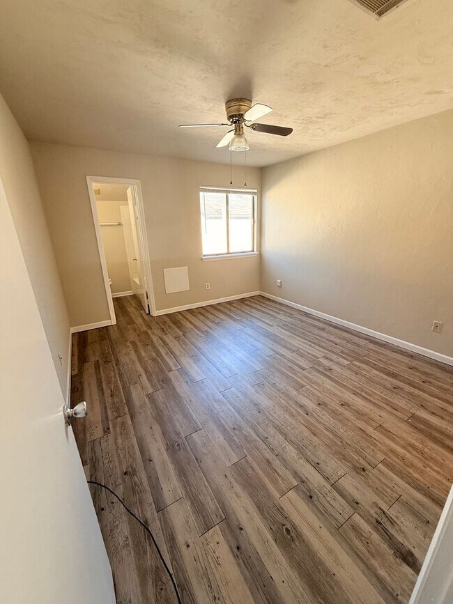 Building Photo - 1319 Airport Dr