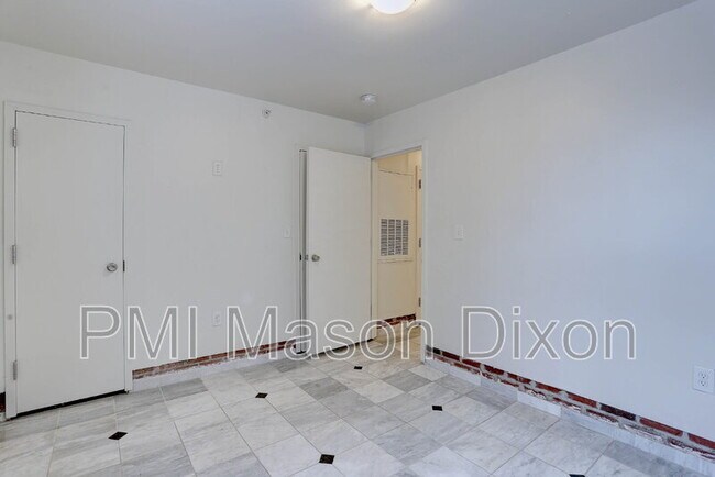 Building Photo - 2020 N Calvert St