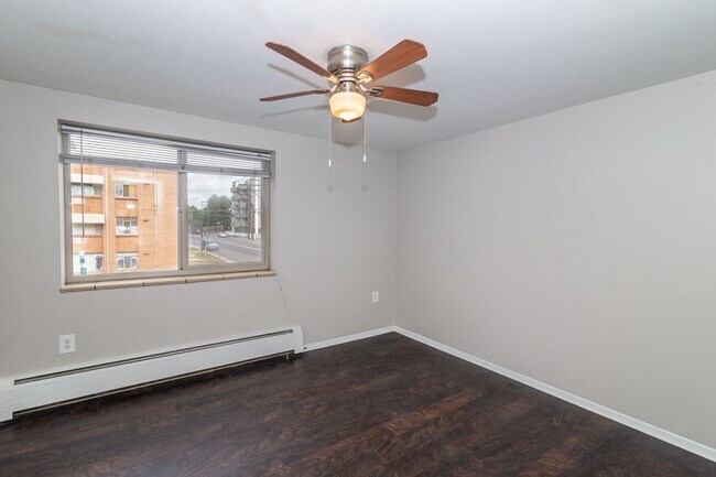 Building Photo - 809 N Dexter St