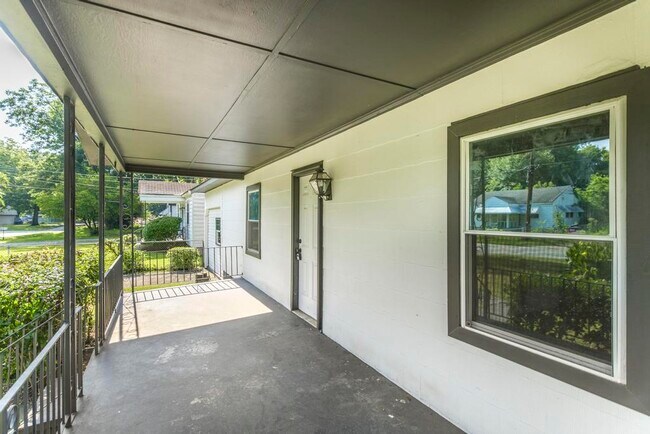 Building Photo - 1140 Schley St