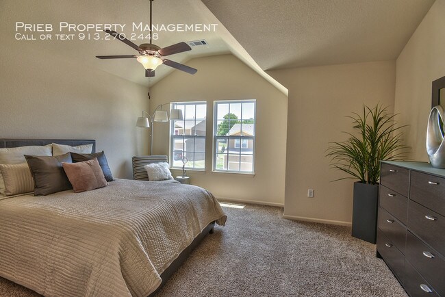 Building Photo - Prairie Haven Townhome - Available July 16th