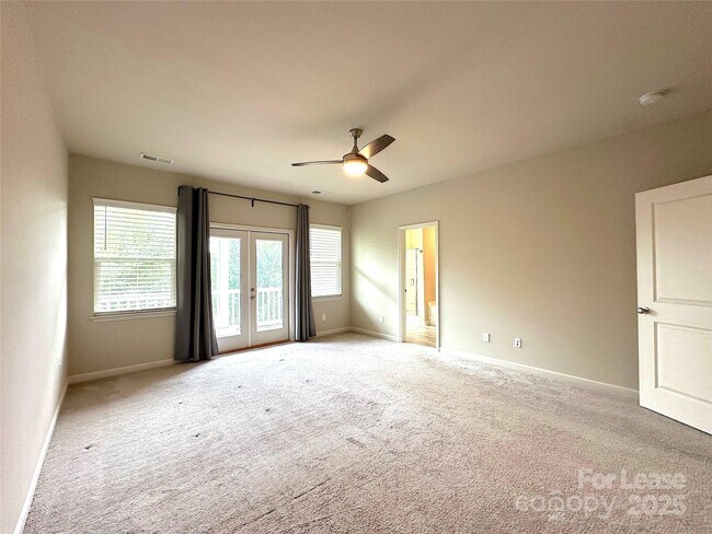 Building Photo - 228 Overstone Ct