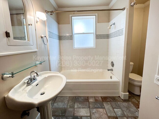 Building Photo - 1512 S Grant Ave