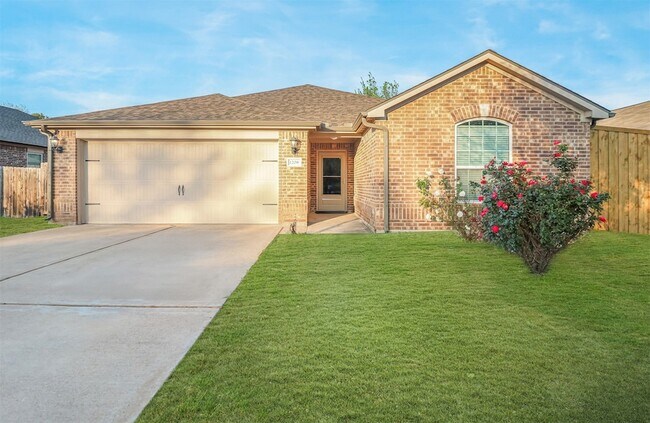 Building Photo - 1208 Bluffview Dr