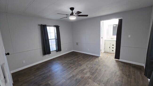 Building Photo - 77 3rd St