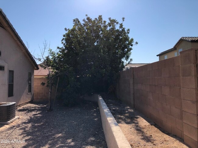 Building Photo - 16668 W Belleview St