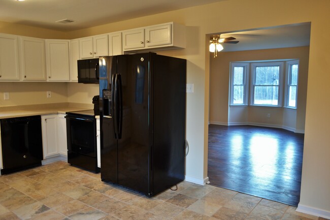 Building Photo - 11111 Long Branch Dr
