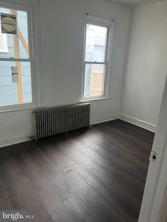 Building Photo - 327 E Pine St.