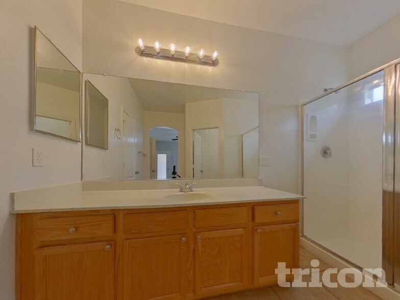 Building Photo - 12541 W Bird Ln