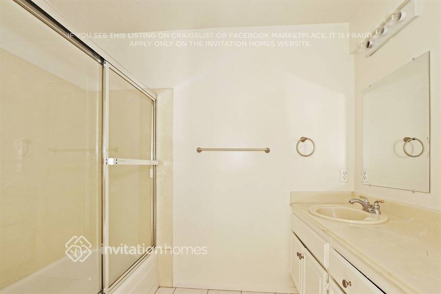 Building Photo - 20325 Calhaven Dr