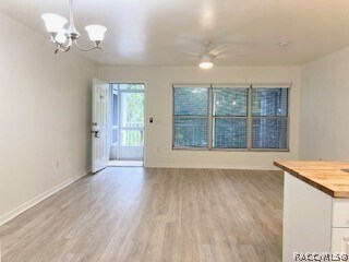 Building Photo - 959 SE Mayo Dr