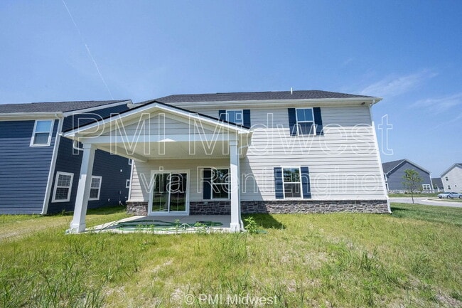 Building Photo - 581 Roosevelt St