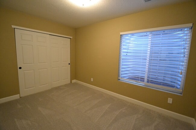 Building Photo - 4 bedrooms and large loft in Banning Lewis...