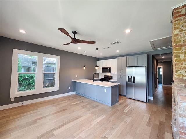 Building Photo - 208 N Waverly Dr