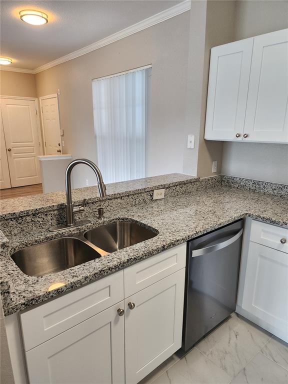 Building Photo - 9401 Crescent Loop Cir