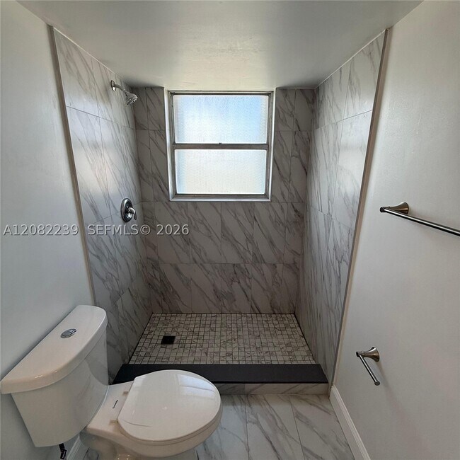 Building Photo - 2851 NE 183rd St