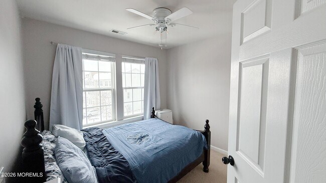 Building Photo - 110 Halliard Dr