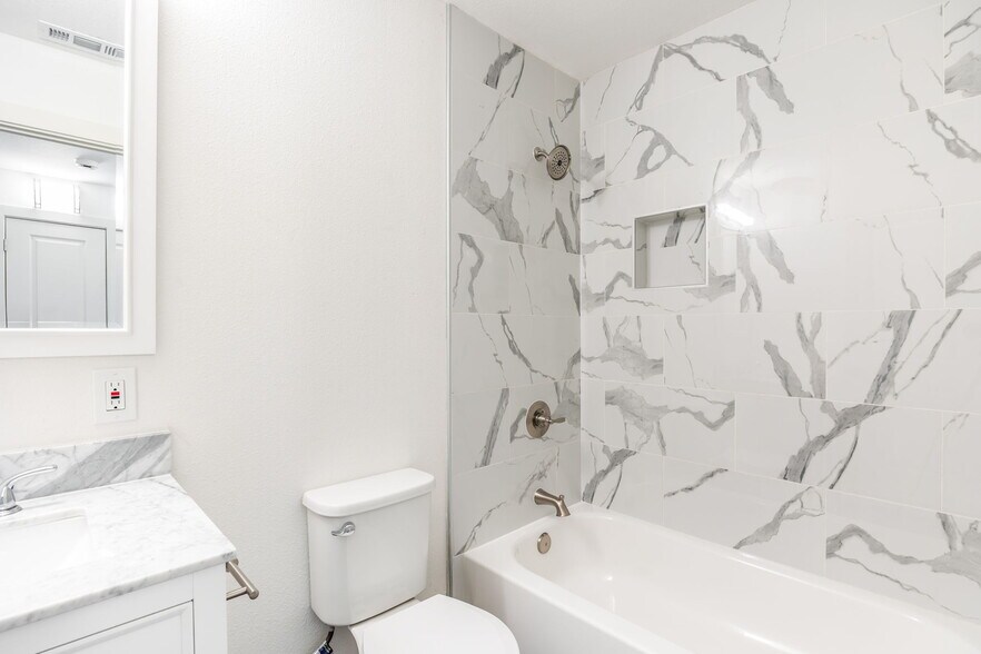 Building Photo - 2409 Cava Ct