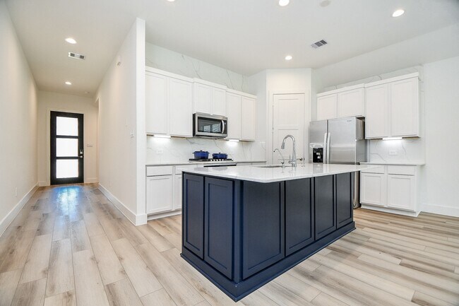 Building Photo - 215 Springfield Terrace Dr