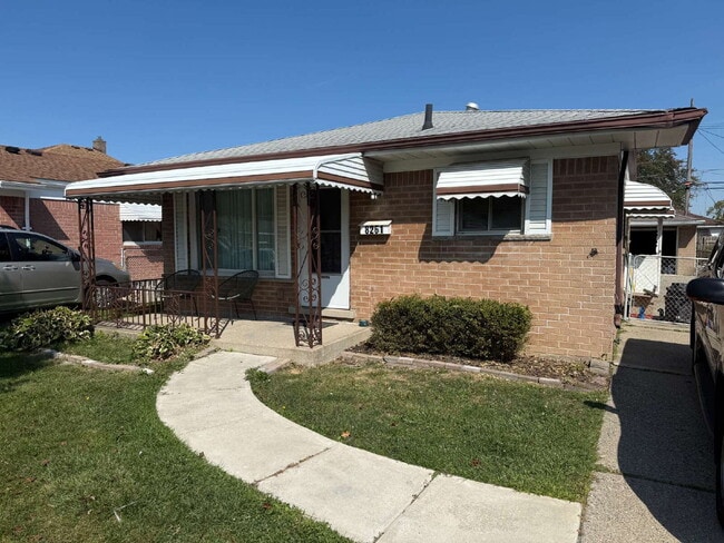 Primary Photo - 8261 Gerald Ave