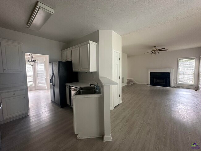 Building Photo - 282 Northridge Dr