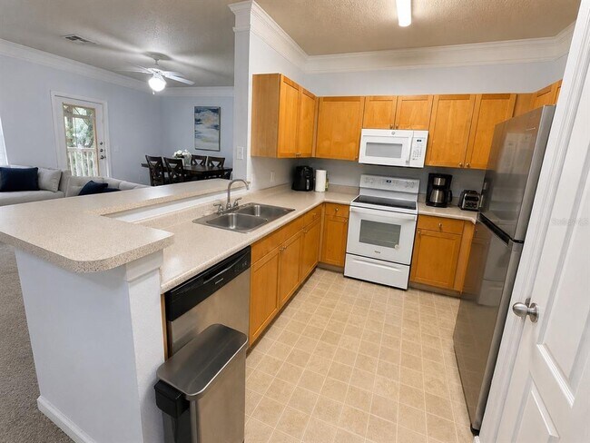 Building Photo - 8848 Villa View Cir