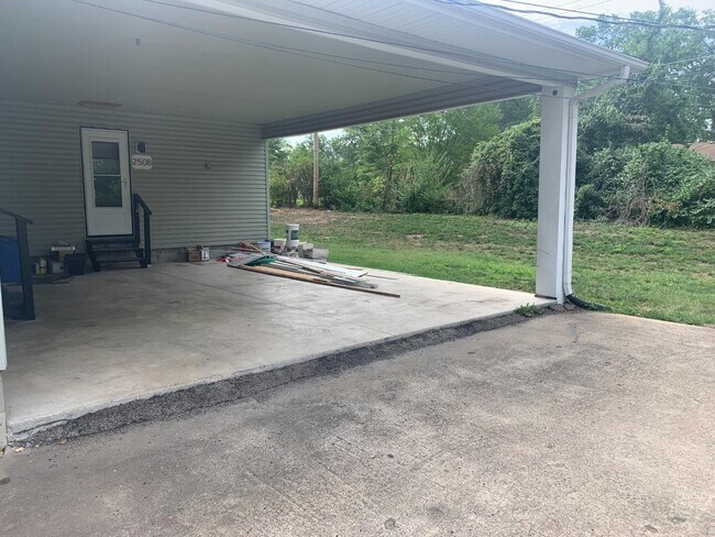 Building Photo - 2508 Braemore Rd