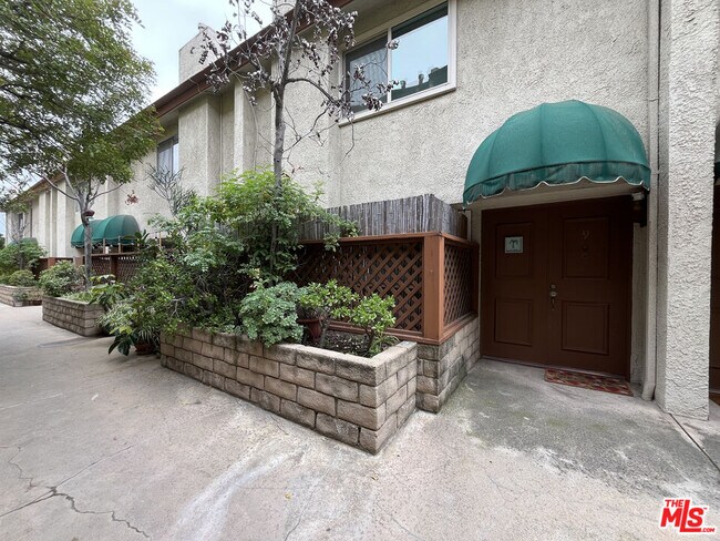 Building Photo - 5115 Kester Ave