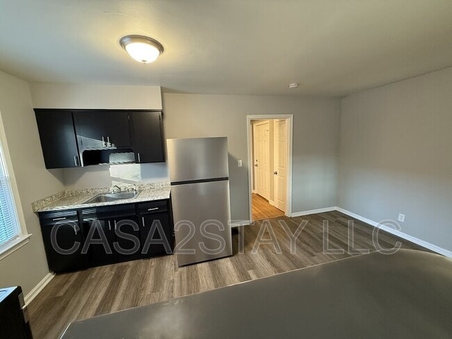 Primary Photo - 1607 Algonquin Pkwy