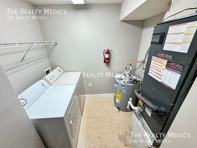 Building Photo - 12012 Villanova Dr
