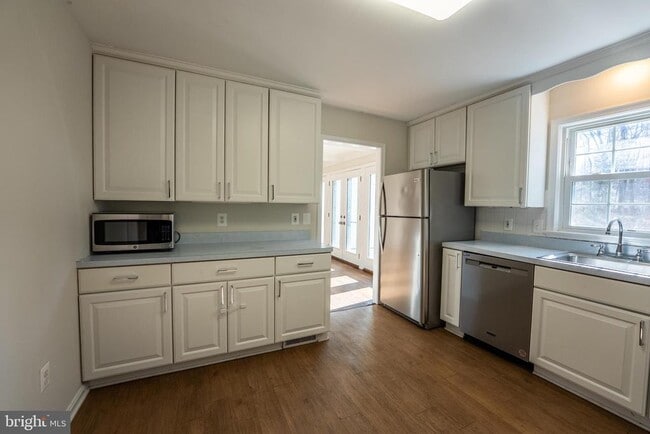 Building Photo - 8209 Mockingbird Dr