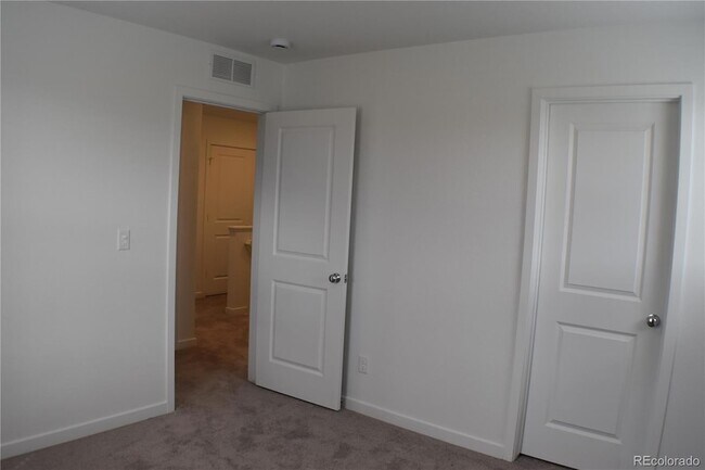 Building Photo - 7864 Desert Wrangler Dr