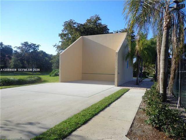 Building Photo - 721 Lyons Rd
