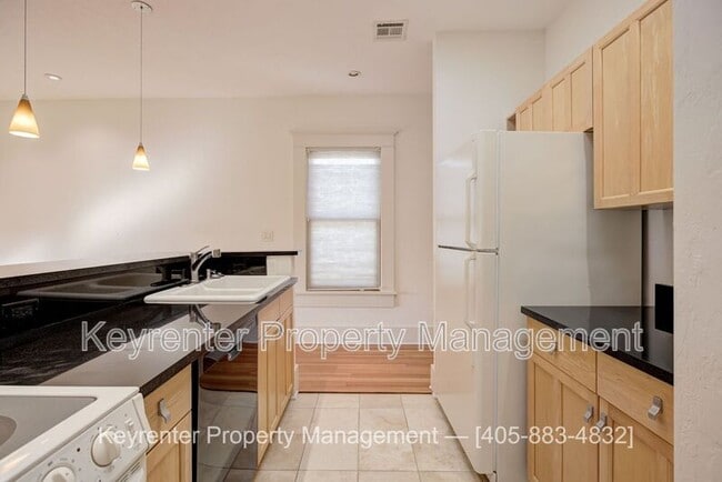 Building Photo - 812 NW 7th St