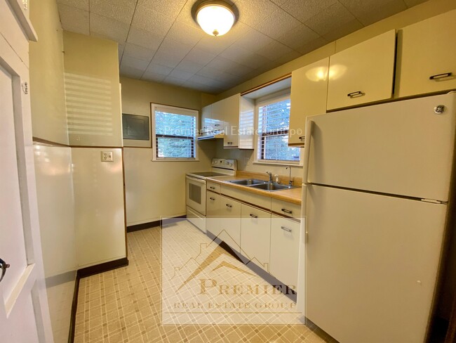 Building Photo - 1 Alsace Way