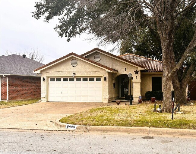 Building Photo - Stylish & Spacious 3-Bed Home