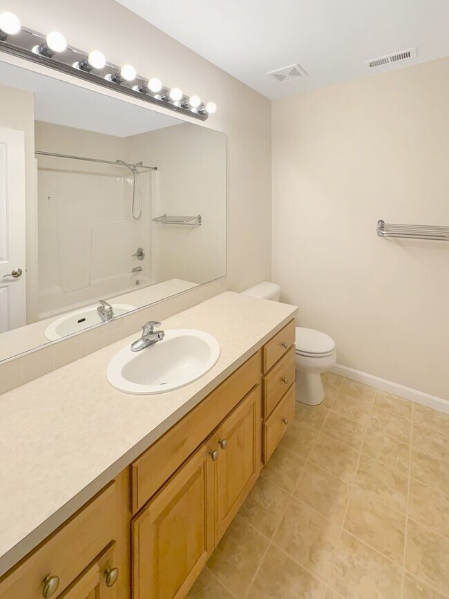 Building Photo - Spacious Rockport home in beautiful Bothell Community