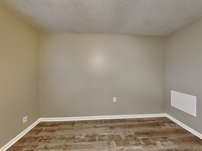 Building Photo - 3412 Sandner Ct