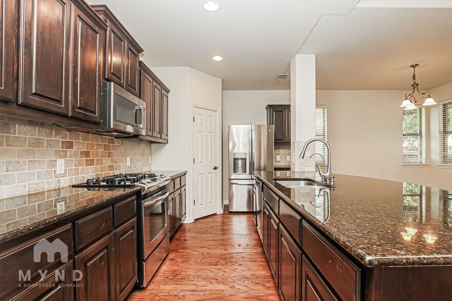 Building Photo - 5501 Sendero Springs Dr