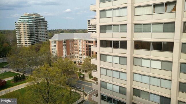 Building Photo - 5500 Friendship Blvd