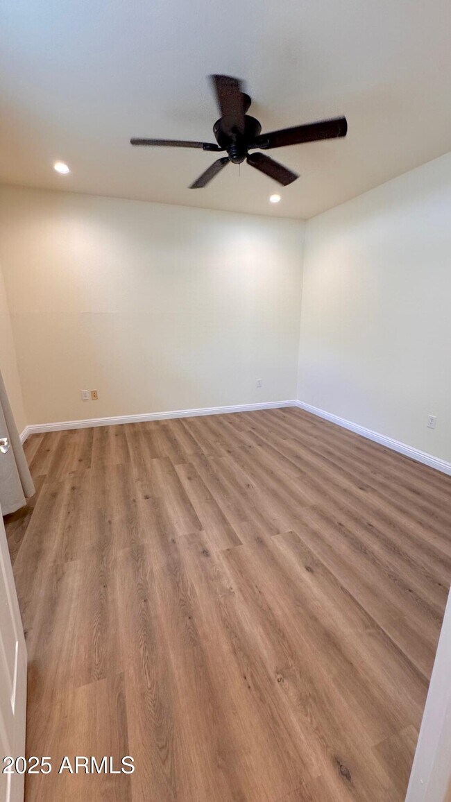 Building Photo - 15095 N Thompson Peak Pkwy