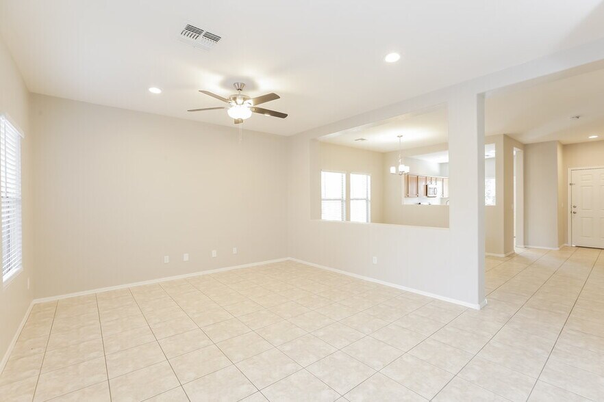 Building Photo - 706 N 112th Dr