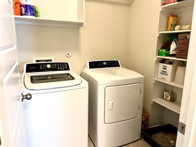 Building Photo - 208 Durata Dr