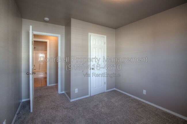 Building Photo - 5717 N 34th St