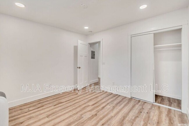 Building Photo - 927 W 1100 N