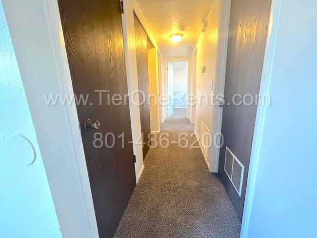 Building Photo - NO DEPOSIT option available for qualified renters!