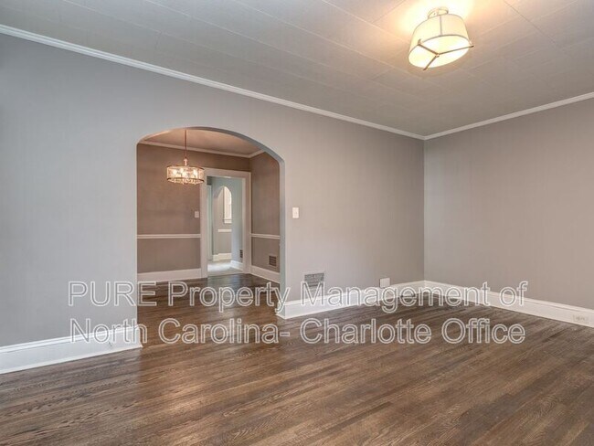 Building Photo - 1321 Pinecrest Ave