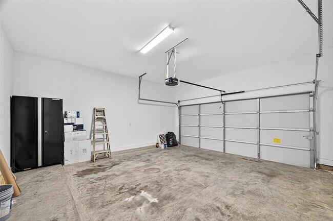 Building Photo - 1070 Mansfield St