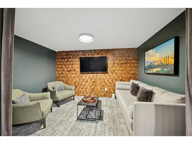 Building Photo - 433 S 7th St